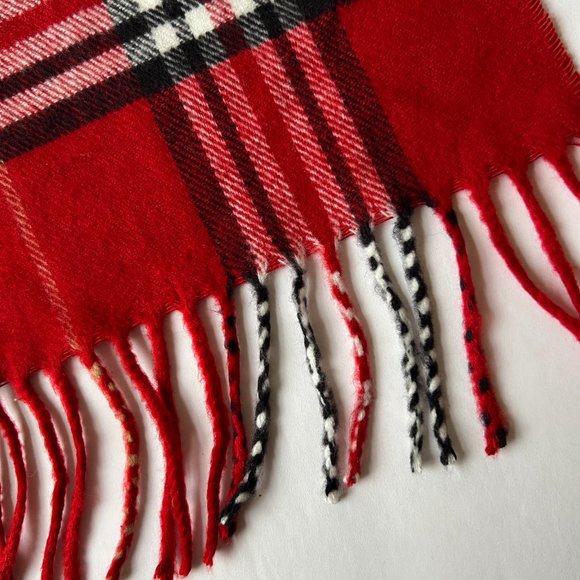ITALY DESIGN Women's Plaid Fringed Long Scarf NWT - Picture 3 of 4
